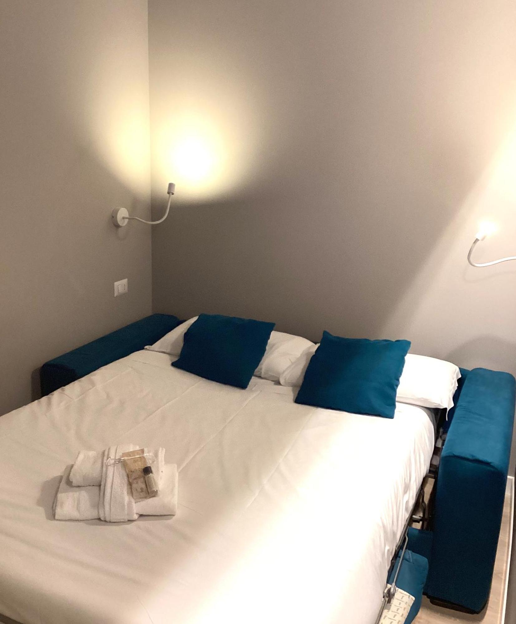 La Finestra Su Fontana Di Trevi - Charming View Apartment โรม ภายนอก รูปภาพ