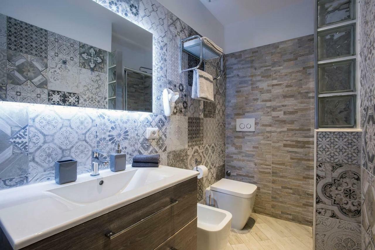 La Finestra Su Fontana Di Trevi - Charming View Apartment โรม ภายนอก รูปภาพ